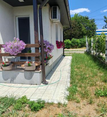 Stari Banovci House | Sveti Luka- OBRADOVIĆ SOKAK 41