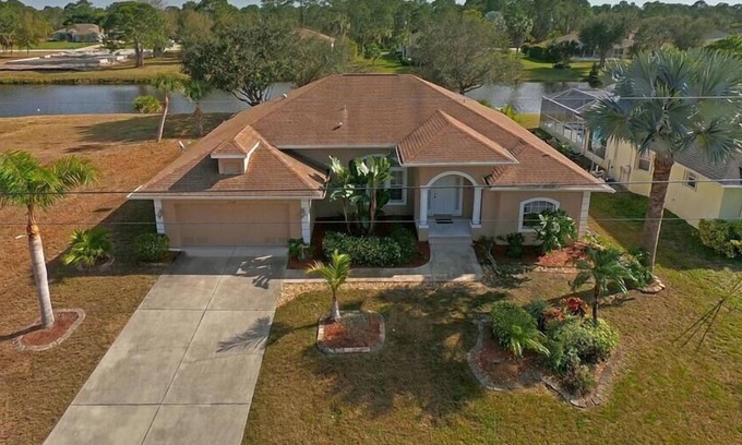 Pine Valley House | SW Florida River Retreat with optional electric heated pool and spa #1069