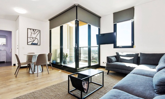 Adelaide Central Business District Apartment | Swainson on Synagogue - 1005