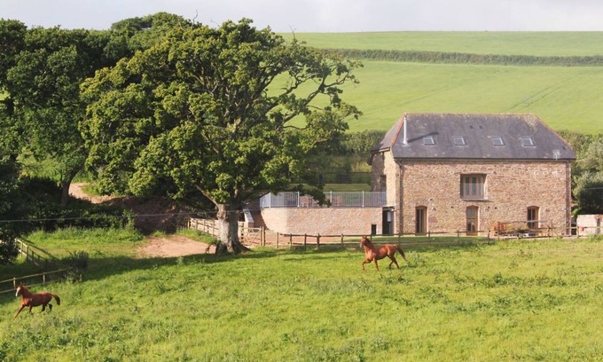 Washbourne Cottage | SWALLOWS REACH, pet friendly, character holiday cottage in Halwell