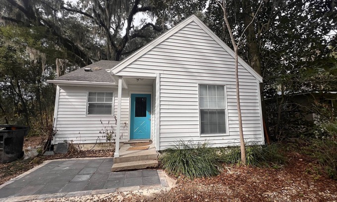 Gainesville House | Swamp Terrace-Walk to UF