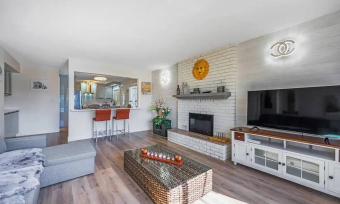 Mission House | Swan Place - Cheerful 3-bedroom home in Missionnn