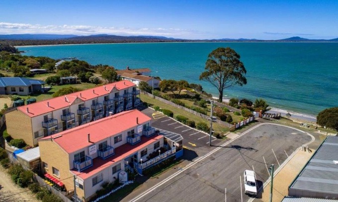 Swansea Apartment | SWANSEA VILLAS