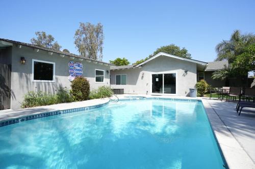Hermosa Village House | Sweet 5 Bedroom, 4 Bath Pool Home 1/2 Mile Walk To Disney