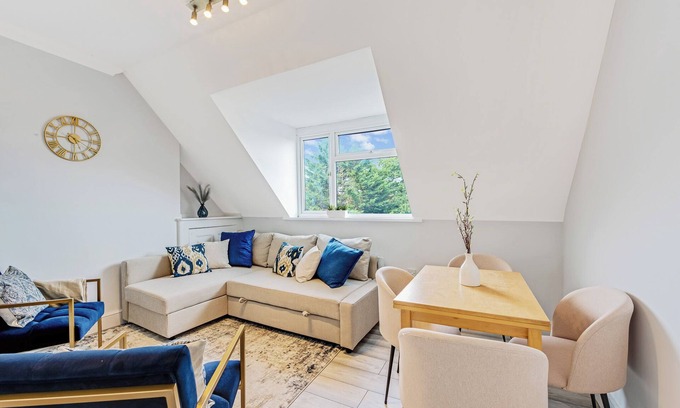 Golders Green House | Sweet and Lovely 2BR with Free Parking