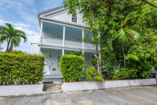 Historic Seaport House | Sweet Caroline