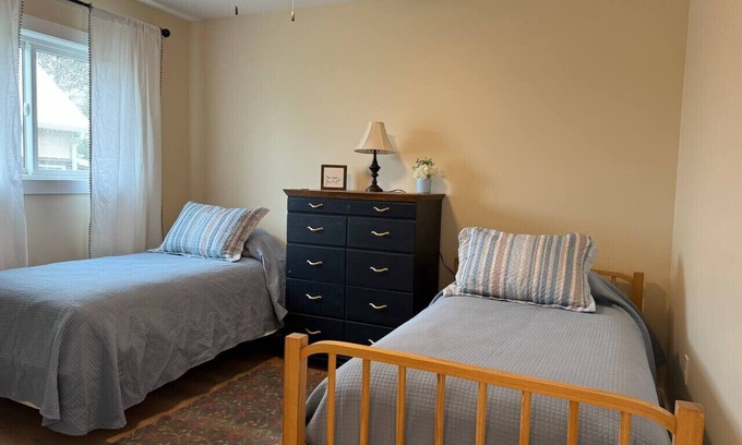 Miles City House | Sweet Dreams: Easy Access w/Attached Garage