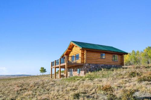 Michigan Hill House | Sweet MTN Cabin 2bedroom 2bath picturesque views