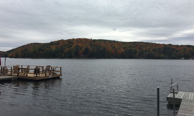 La Peche Cottage | Sweet Retreat Loft Cottage with stunning lake view