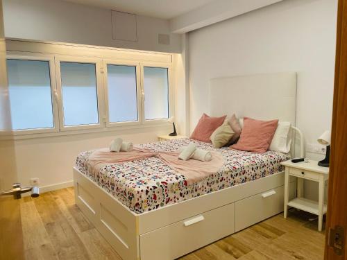 Collblanc y La Torrassa Apartment | Sweet Room Barcelona