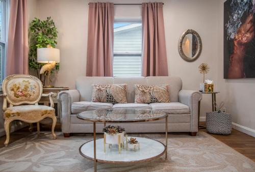 Benson House | Sweet Rose Cottage A Romantic Getaway
