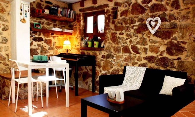Dafni-Ymittos Apartment | Sweet stone apartment in Imittos
