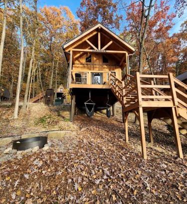 Scio House | Sweet Tree Cabin with Grill Overlooking the Lake in Ohio