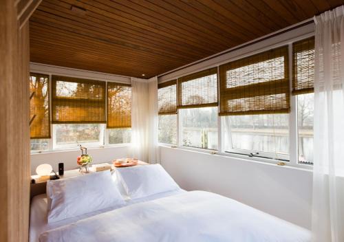 Amsterdam North Apartment | SWEETS - Buiksloterdraaibrug
