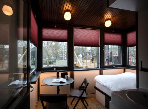 Hoofddorppleinbuurt Apartment | SWEETS - Theophile de Bockbrug