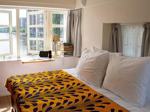 Amsterdam West Apartment | SWEETS - Van Hallbrug