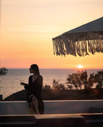 Kamari Villa | Swell Suites, Santorini