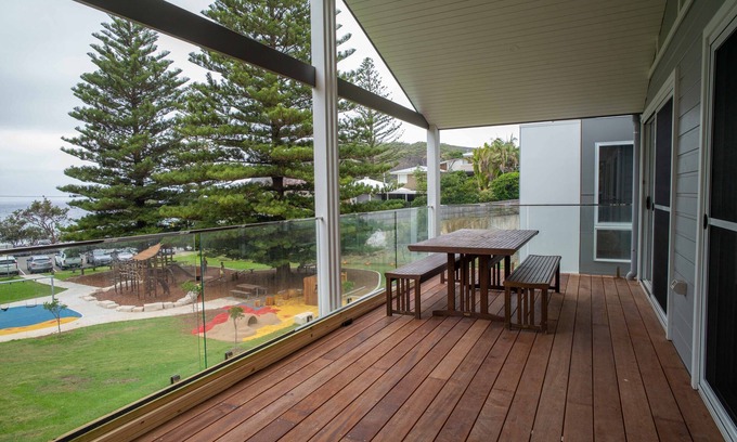 Macmasters Beach Cottage | Swells - Beach Front
