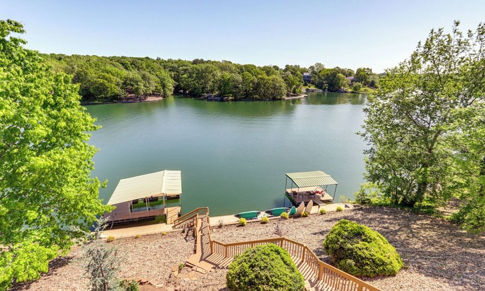 Bella Vista House | Swim & Boat Docks: Lakefront Gem in Bella Vista!