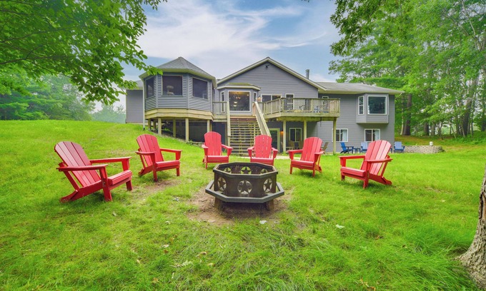 Siren House | Swim Dock & Game Room: Lakefront Home in Siren!