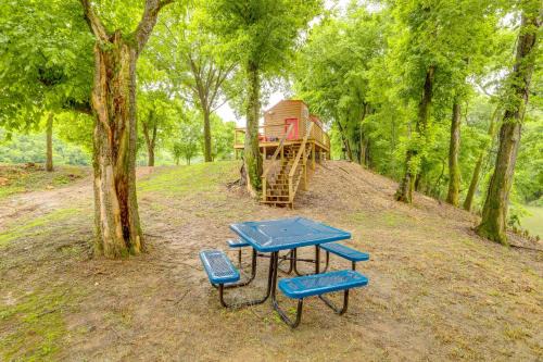 Mountain View Apartment | Swim On-Site Riverfront Studio in Mountain View!