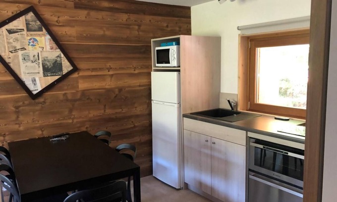 Saint-Leger-les-Melezes Apartment | Swimming pool, sauna, hammam, parking, tv, ski locker, 25m², Saint-Léger-les-Mélèzes