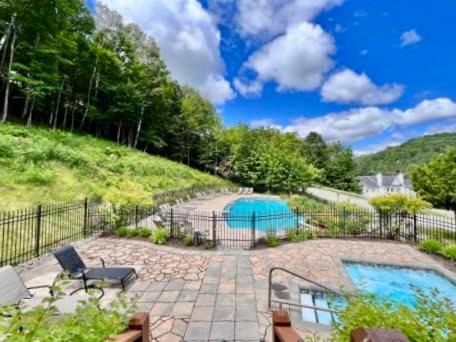 Mont-Tremblant Village Apartment | Swimming Pool Spa - Condo Mont Tremblant