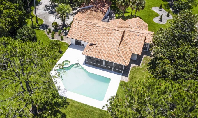 Clermont House | SWISS 23 - Lake Stephanie