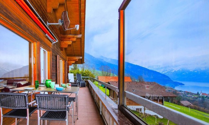 Aeschlen ob Gunten Apartment | SwissHut Stunning Views Alps & Lake - Apart. Lena Up