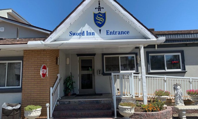 Bancroft Hotel | Sword Inn Bancroft