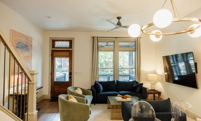 Downtown Columbus House | Sycamore I *3 Suites *GameRm *5 Queen *OSU 1/2mi