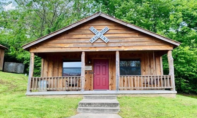 Mountain View House | Sylamore Depot Cabin # 302