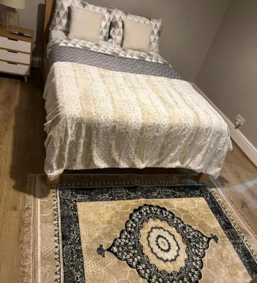 Forest Gate Apartment | Sylvan City Escape in London