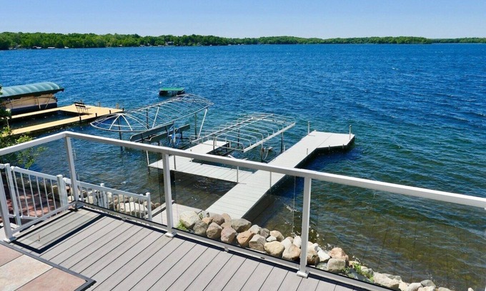 Annandale House | Sylvia Cedars Cabin Rental Snowmobile and Boat Rentals