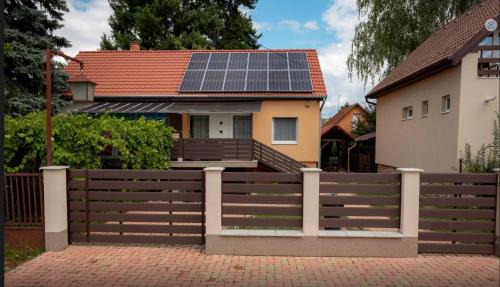 Zsorifurdo House | Százszorszép Apartman