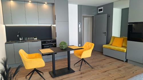 Szeged Apartment | Szeged Starlight Yellow