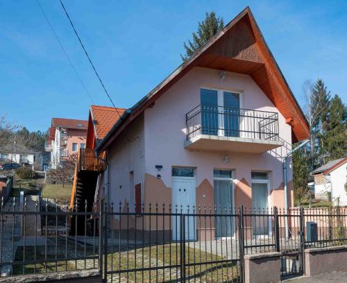 Bukkszek Apartment | Szent Anna Vendégház