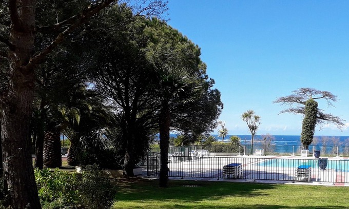 Behobie Apartment | T beautiful app-corniche Basque, 300 m'Ocean, equipment. complete, Urrugne, Hendaye