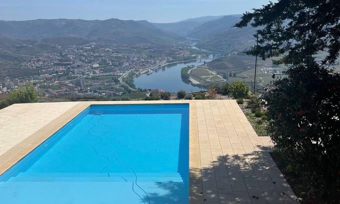 Peso da Regua Apartment | T0 com Vista Rio inserido em propriedade com Piscina e Court tennis