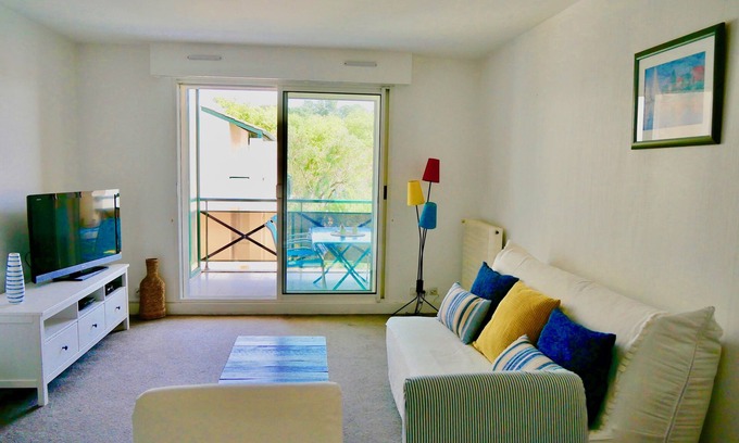 Biarritz Apartment | T2 52m2, 10 mn walk from the beach, quiet location, large terrace