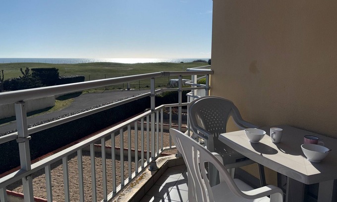 Saint-Jean-de-Monts Apartment | T2 Apartment with Balcony, Pool, and Parking in Saint-Jean-de-Monts