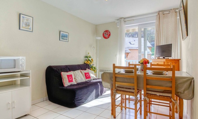 Luz-Saint-Sauveur Apartment | T2 cabin 6 people in Luz, quiet, parking, pets allowed