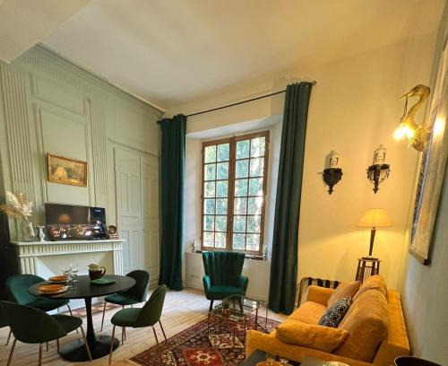 Tours City Centre Apartment | T2 calme vieux Tours Basilique