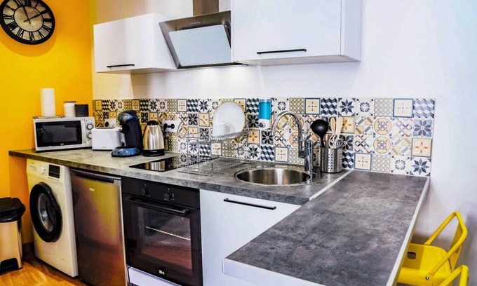 Saint-Etienne Apartment | T2 Chic Proche de la Gare Châteaucreux