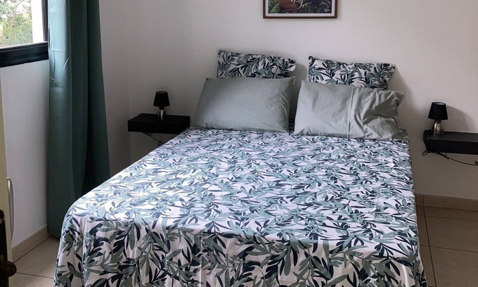 La Possession Apartment | T2 Fraichement Rénové, au Départ des Sentiers de Randonnées