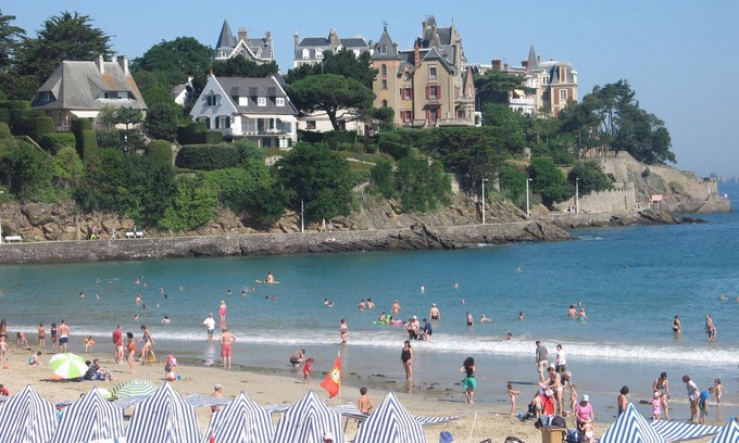 Dinard Apartment | T2 in the center of Dinard with courtyard and private parking