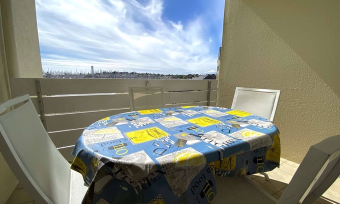 Arzon Apartment | T2 on Port du Crouesty with balcony for vacation rental