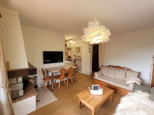 Le Grand-Bornand Apartment | T2 rénové au Grand-Bornand avec balcon, parking et terrasse, 4 pers, proche village - FR-1-458-205