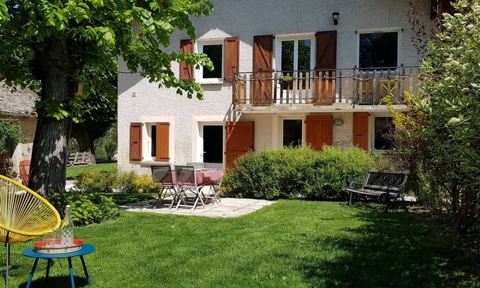 Gap Apartment | T2 single-storey apartment in house, Gap, quiet, view, gardens, free parking.