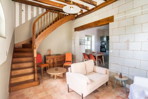 Gennes-Val-de-Loire Apartment | T3 Duplex dépendance du Château